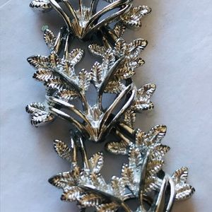 Vintage Rhodium Plated Leaf Link Bracelet